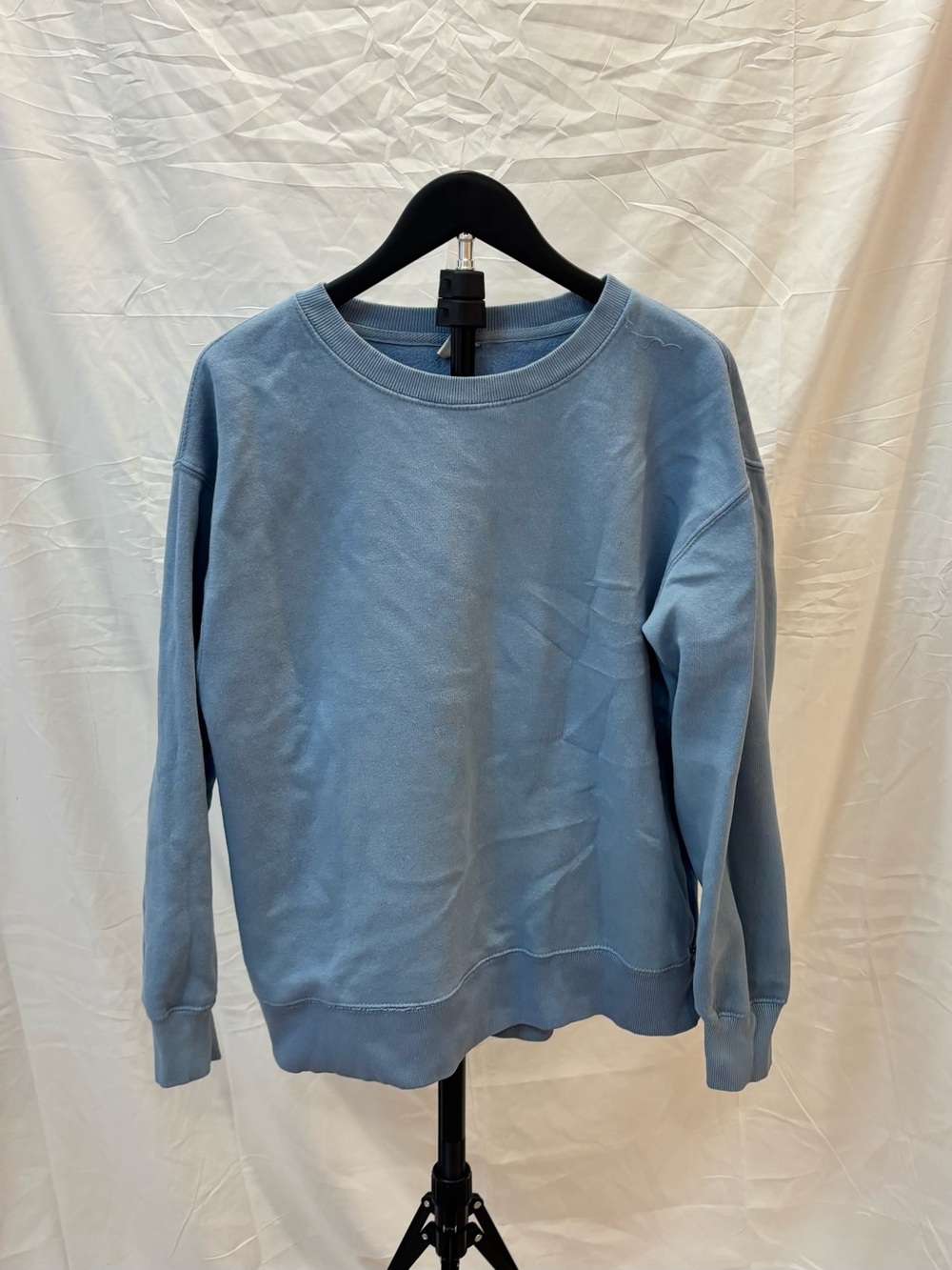J.O & Co Blue Crewneck Sweatshirt – Small